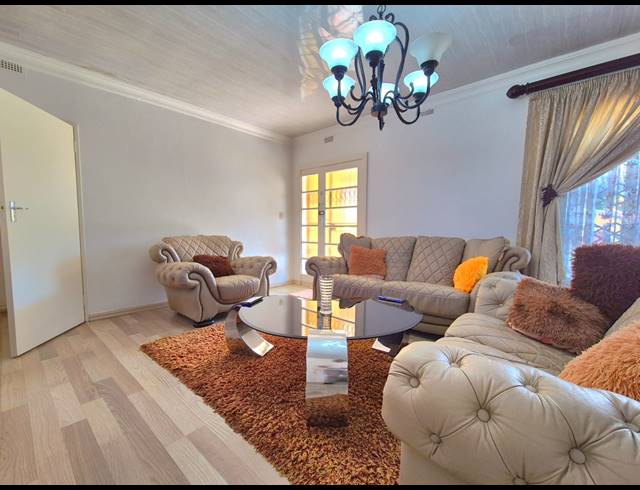5 BEDROOM HOUSE TO LET IN BRENTHURST